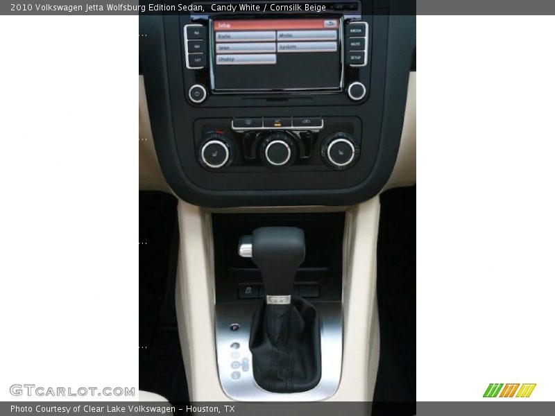 Candy White / Cornsilk Beige 2010 Volkswagen Jetta Wolfsburg Edition Sedan
