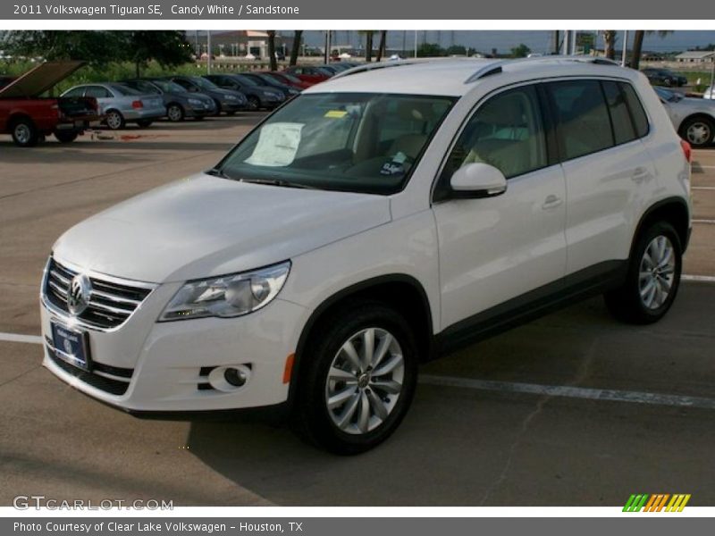 Candy White / Sandstone 2011 Volkswagen Tiguan SE