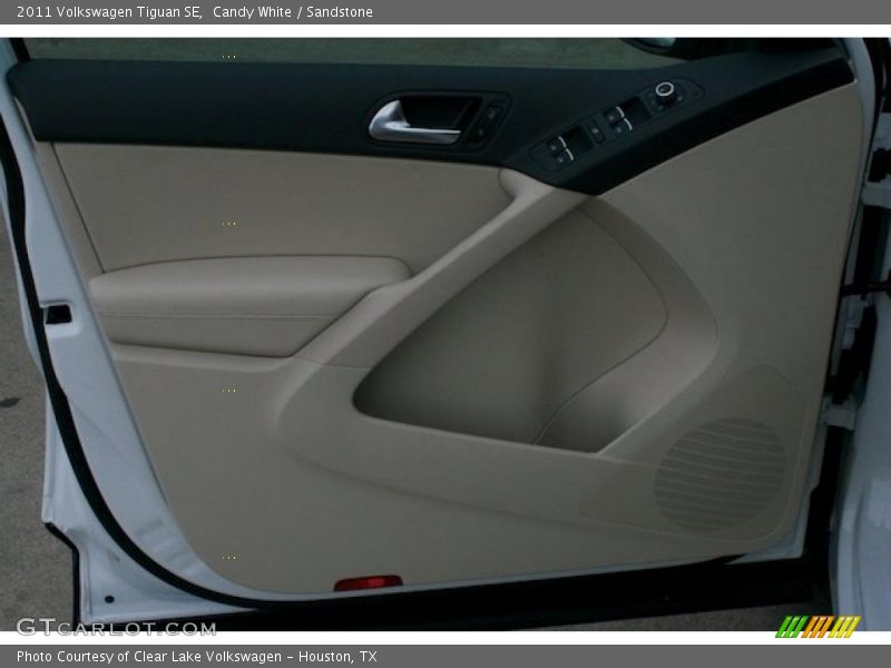 Candy White / Sandstone 2011 Volkswagen Tiguan SE