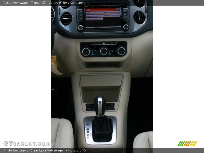 Candy White / Sandstone 2011 Volkswagen Tiguan SE