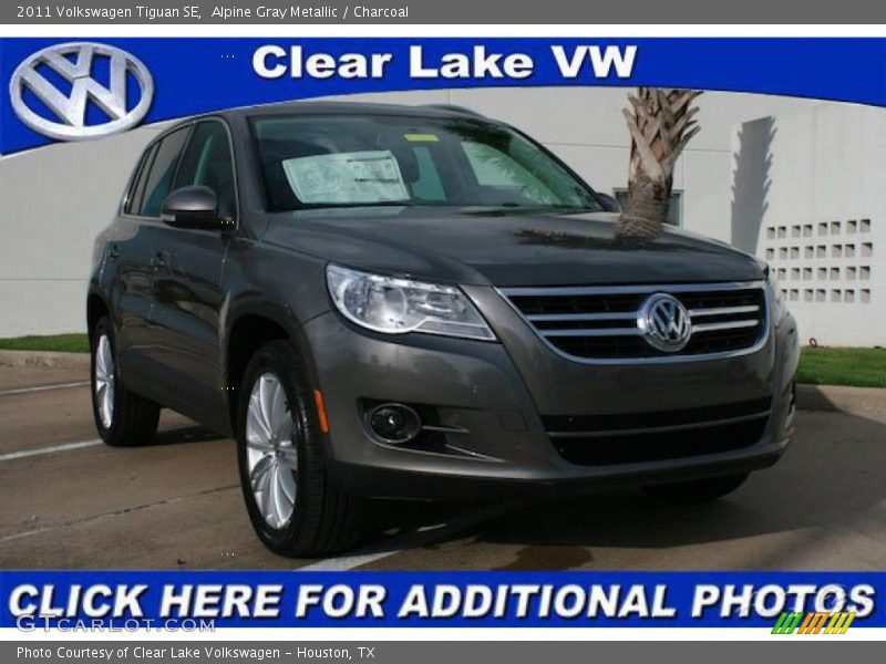 Alpine Gray Metallic / Charcoal 2011 Volkswagen Tiguan SE