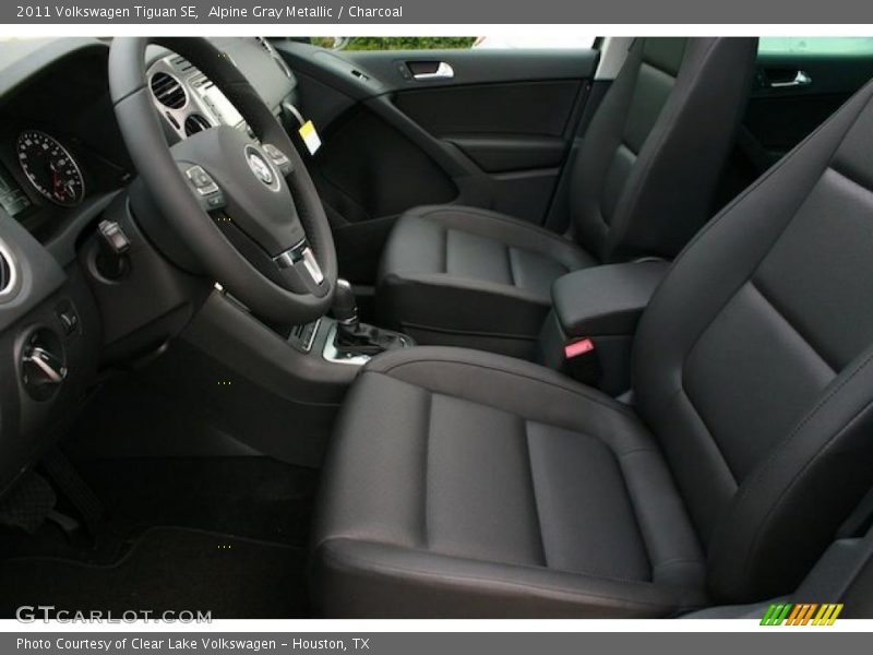 Alpine Gray Metallic / Charcoal 2011 Volkswagen Tiguan SE