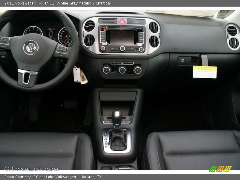 Alpine Gray Metallic / Charcoal 2011 Volkswagen Tiguan SE