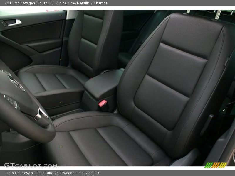 Alpine Gray Metallic / Charcoal 2011 Volkswagen Tiguan SE