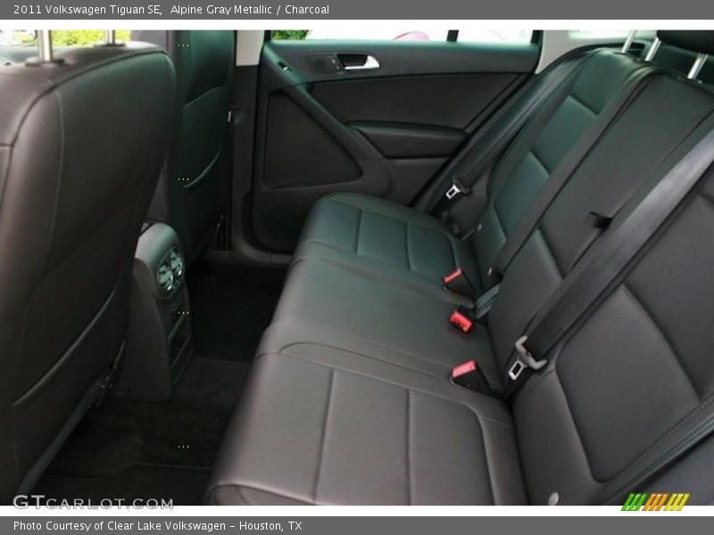 Alpine Gray Metallic / Charcoal 2011 Volkswagen Tiguan SE