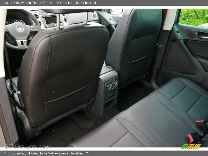 Alpine Gray Metallic / Charcoal 2011 Volkswagen Tiguan SE