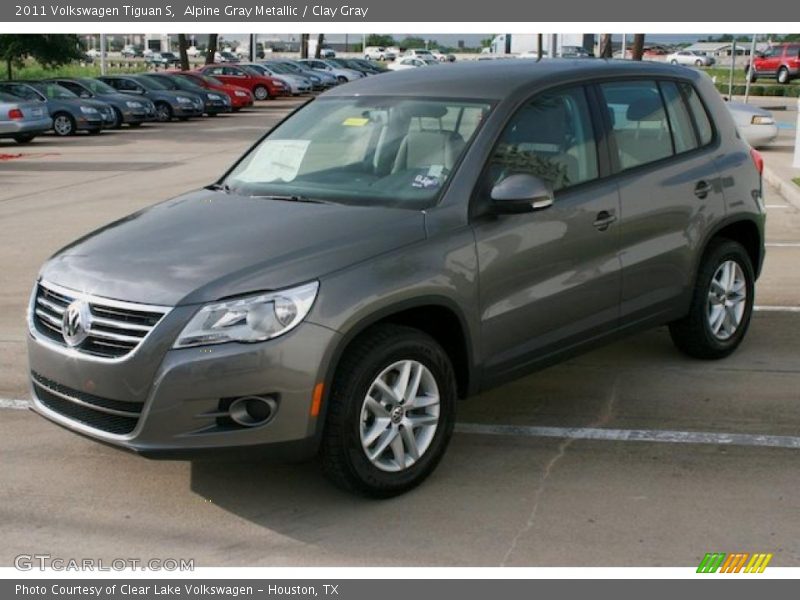 Alpine Gray Metallic / Clay Gray 2011 Volkswagen Tiguan S