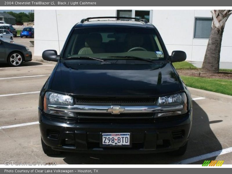 Black / Light Cashmere 2004 Chevrolet TrailBlazer LS