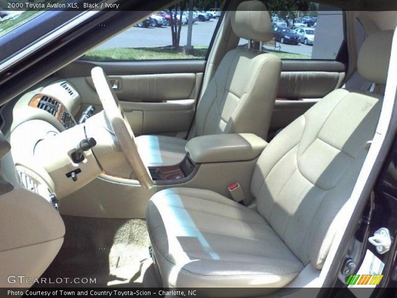 Black / Ivory 2000 Toyota Avalon XLS