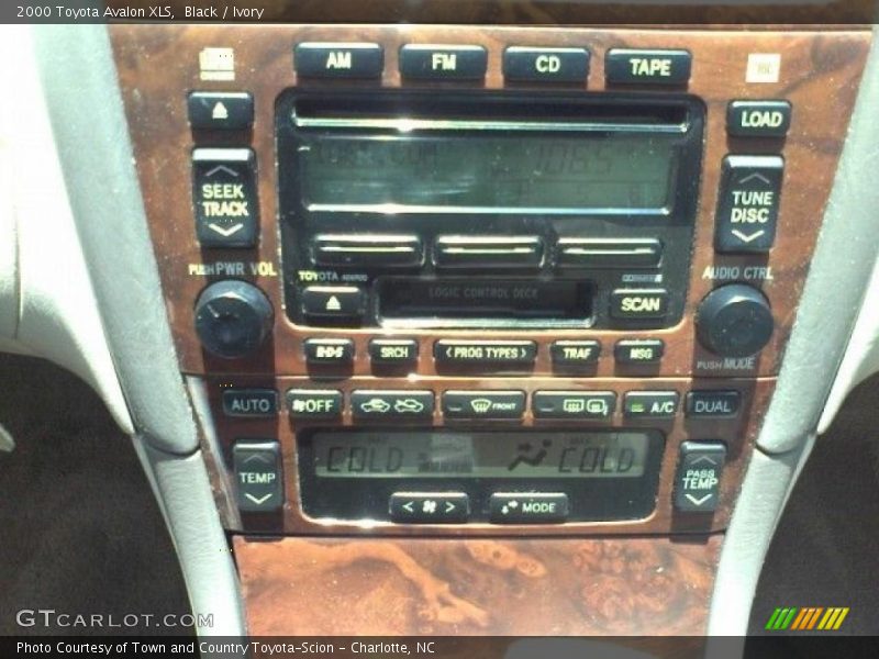 Black / Ivory 2000 Toyota Avalon XLS