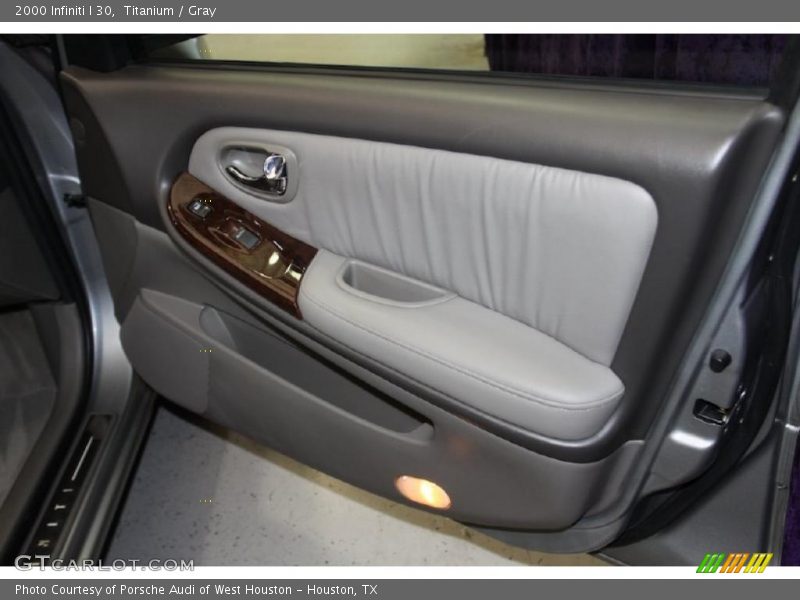 Titanium / Gray 2000 Infiniti I 30