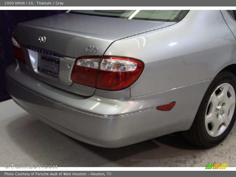Titanium / Gray 2000 Infiniti I 30