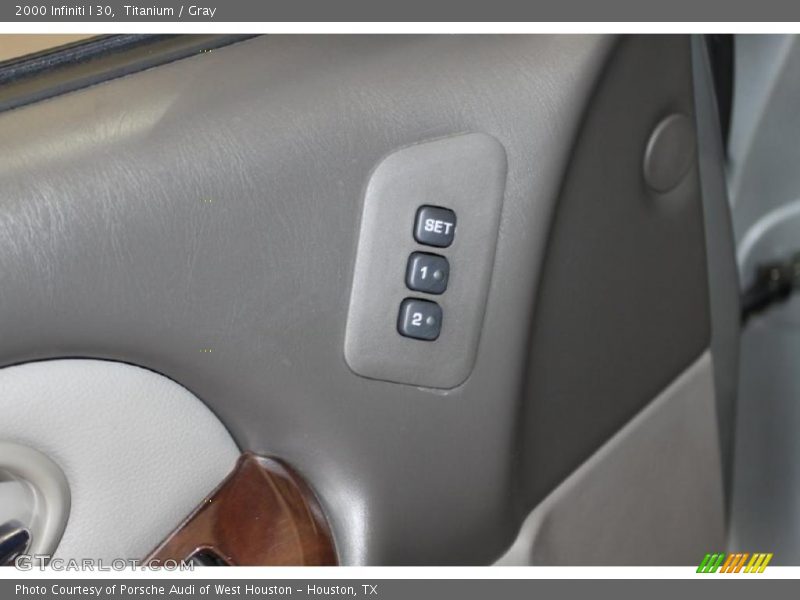 Titanium / Gray 2000 Infiniti I 30