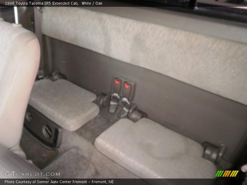 White / Oak 1998 Toyota Tacoma SR5 Extended Cab