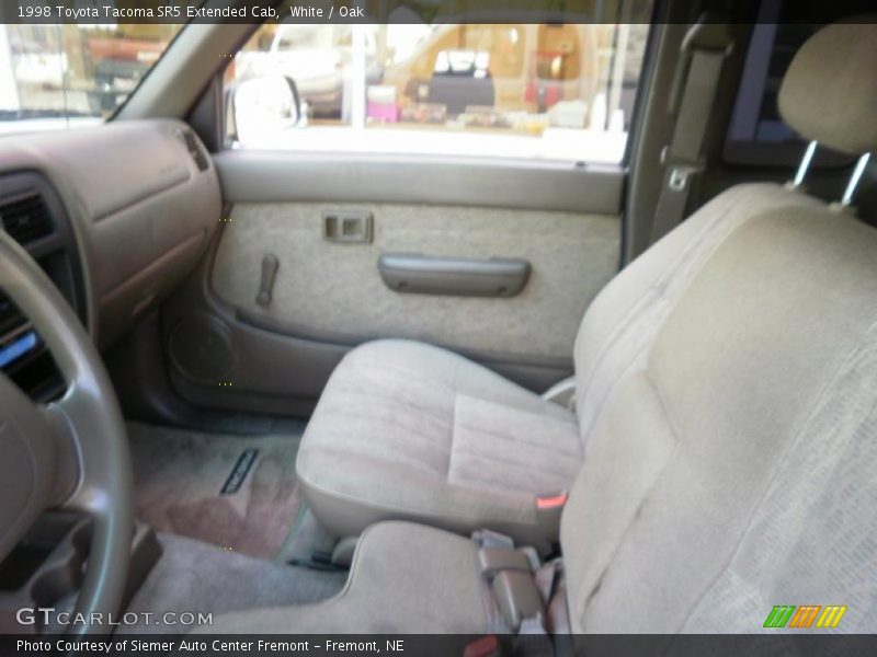 White / Oak 1998 Toyota Tacoma SR5 Extended Cab