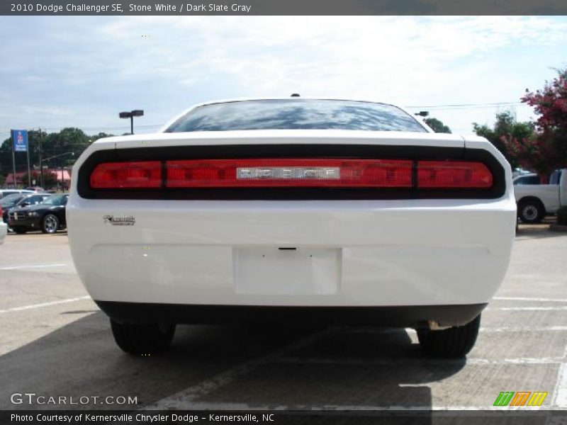 Stone White / Dark Slate Gray 2010 Dodge Challenger SE