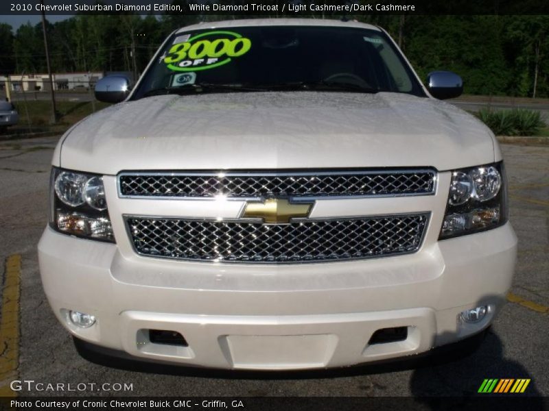 White Diamond Tricoat / Light Cashmere/Dark Cashmere 2010 Chevrolet Suburban Diamond Edition