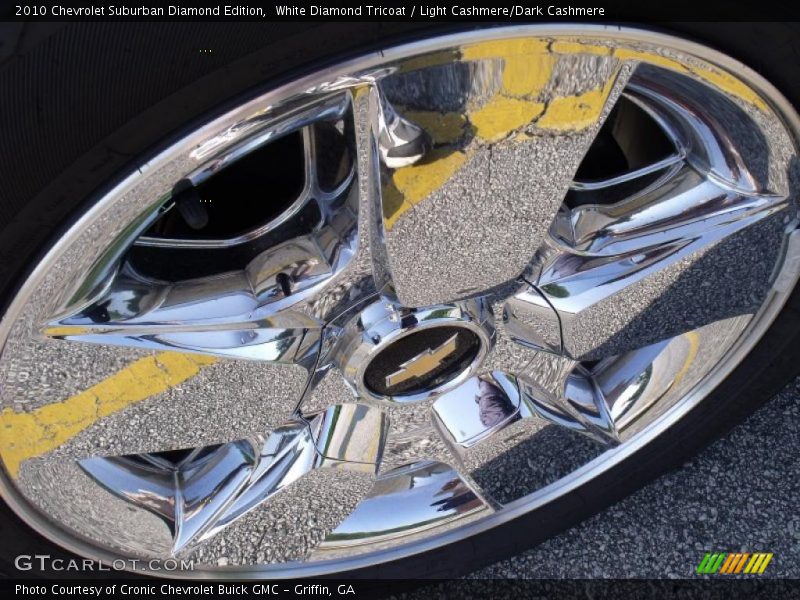 White Diamond Tricoat / Light Cashmere/Dark Cashmere 2010 Chevrolet Suburban Diamond Edition