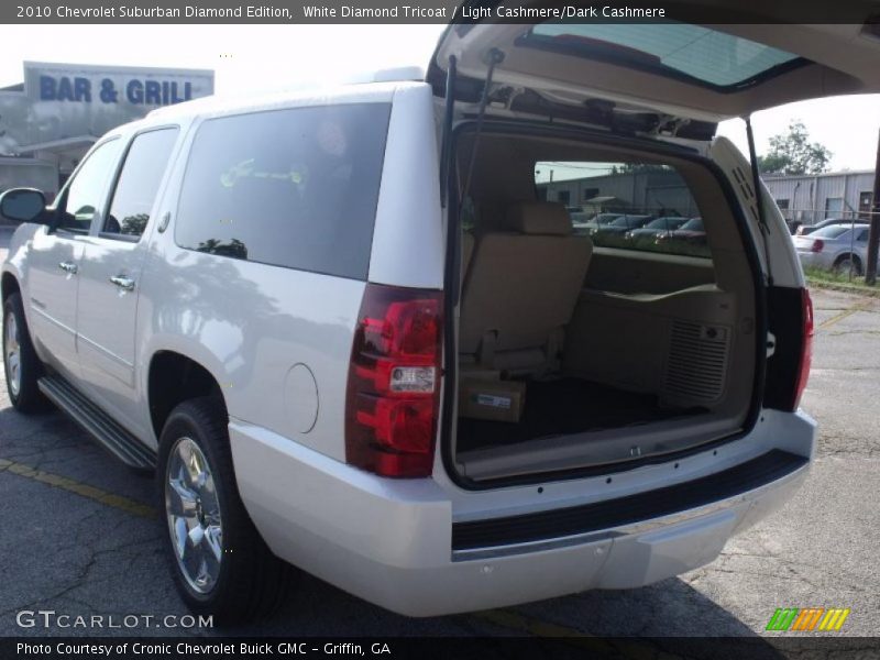 White Diamond Tricoat / Light Cashmere/Dark Cashmere 2010 Chevrolet Suburban Diamond Edition