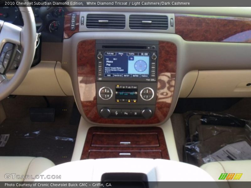 White Diamond Tricoat / Light Cashmere/Dark Cashmere 2010 Chevrolet Suburban Diamond Edition