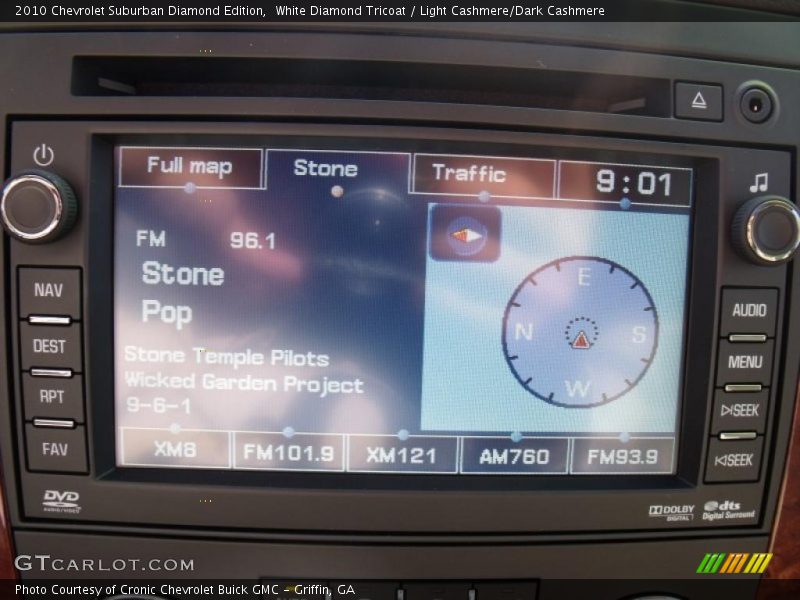 White Diamond Tricoat / Light Cashmere/Dark Cashmere 2010 Chevrolet Suburban Diamond Edition