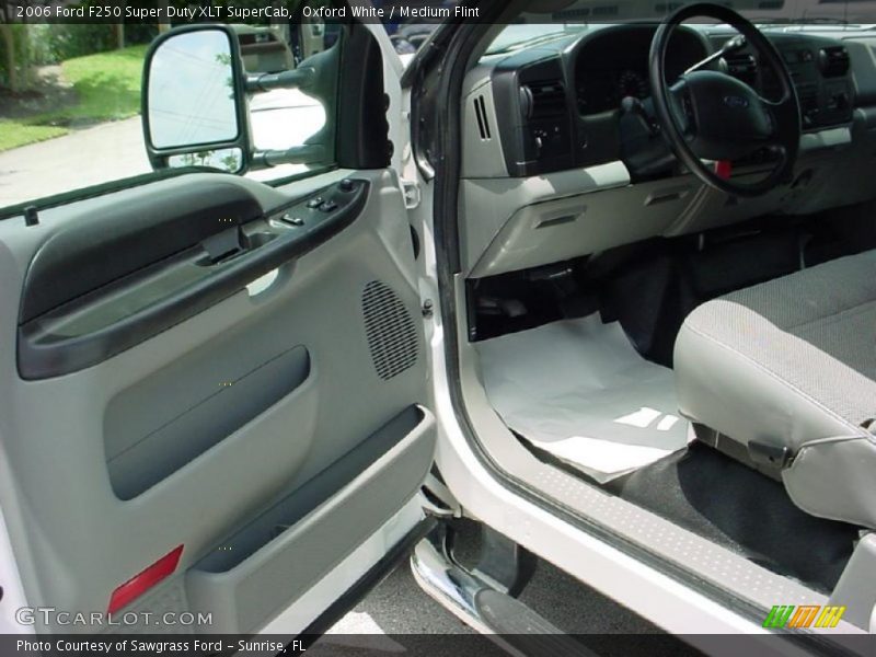 Oxford White / Medium Flint 2006 Ford F250 Super Duty XLT SuperCab