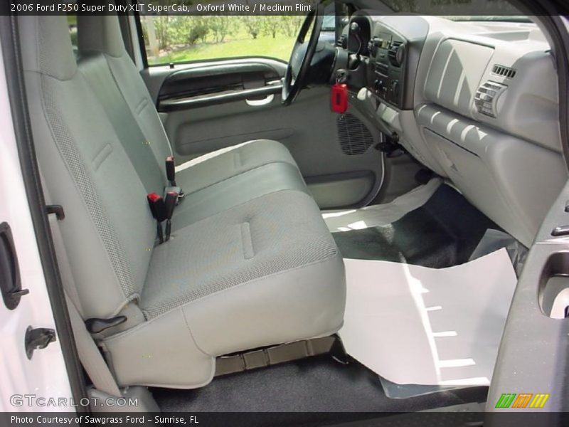 Oxford White / Medium Flint 2006 Ford F250 Super Duty XLT SuperCab