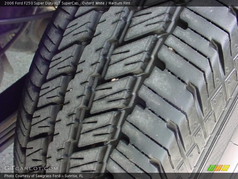 Oxford White / Medium Flint 2006 Ford F250 Super Duty XLT SuperCab