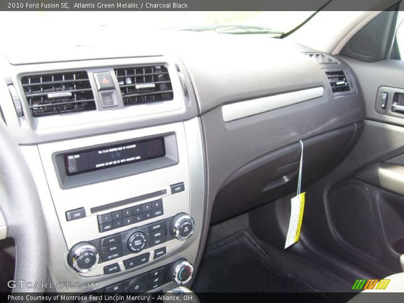 Atlantis Green Metallic / Charcoal Black 2010 Ford Fusion SE