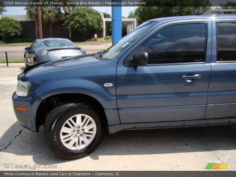 Norsea Blue Metallic / Pebble/Light Parchment 2005 Mercury Mariner V6 Premier