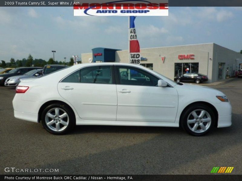 Super White / Ash 2009 Toyota Camry SE