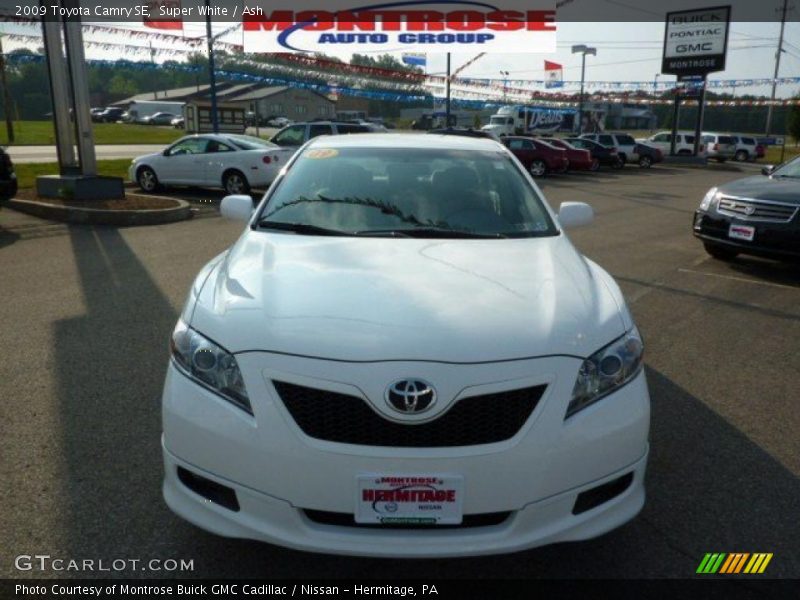 Super White / Ash 2009 Toyota Camry SE