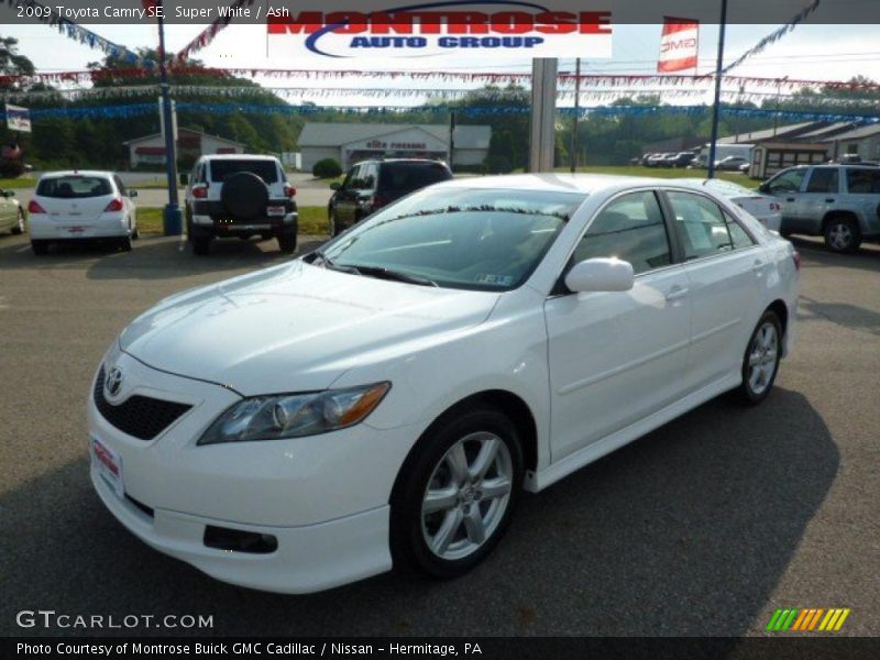 Super White / Ash 2009 Toyota Camry SE