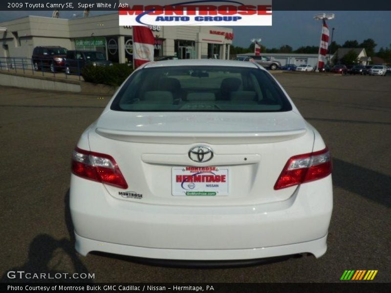 Super White / Ash 2009 Toyota Camry SE