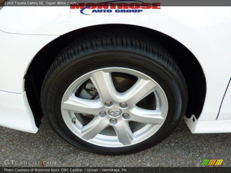 Super White / Ash 2009 Toyota Camry SE