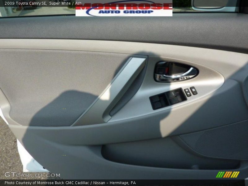 Super White / Ash 2009 Toyota Camry SE