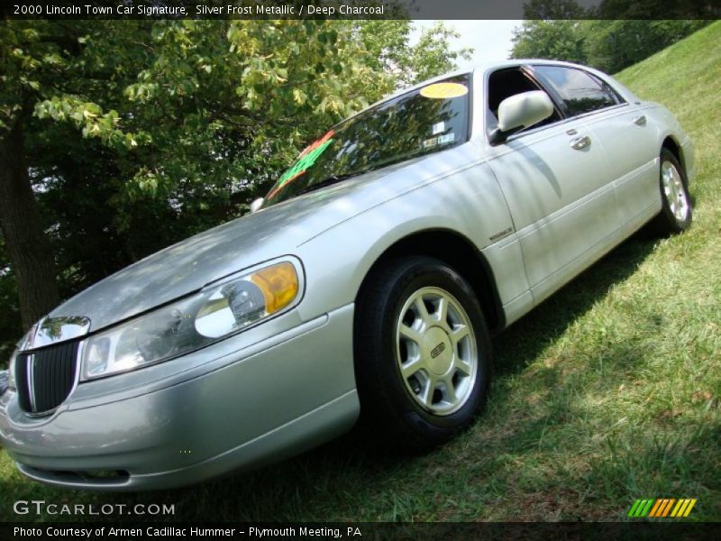 Silver Frost Metallic / Deep Charcoal 2000 Lincoln Town Car Signature