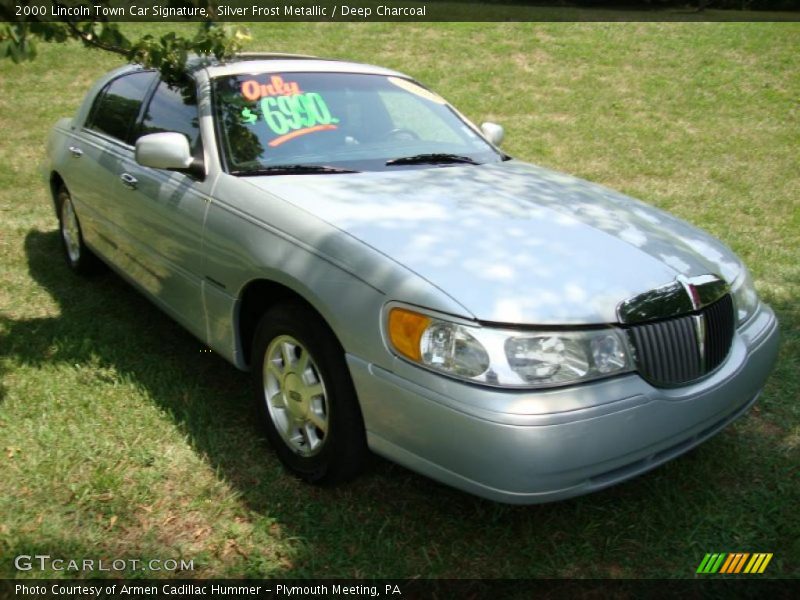Silver Frost Metallic / Deep Charcoal 2000 Lincoln Town Car Signature