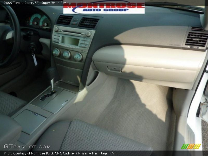Super White / Ash 2009 Toyota Camry SE