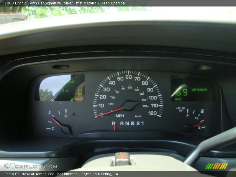 Silver Frost Metallic / Deep Charcoal 2000 Lincoln Town Car Signature