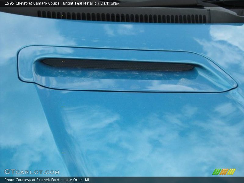 Bright Teal Metallic / Dark Gray 1995 Chevrolet Camaro Coupe