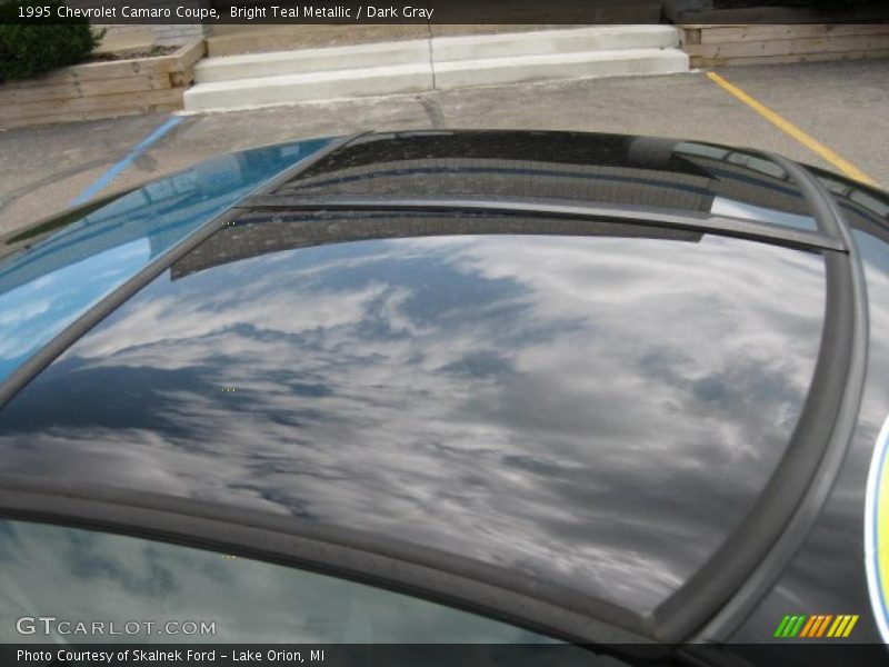 Sunroof of 1995 Camaro Coupe