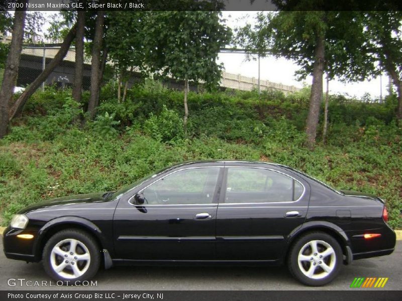 Super Black / Black 2000 Nissan Maxima GLE