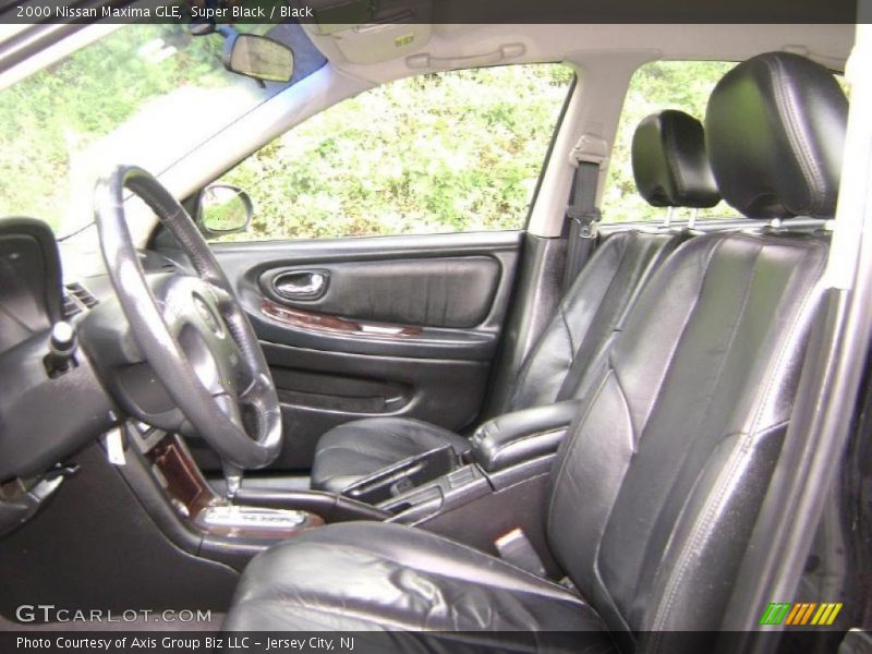 Super Black / Black 2000 Nissan Maxima GLE