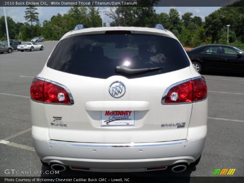 White Diamond Tricoat / Titanium/Dark Titanium 2010 Buick Enclave CXL