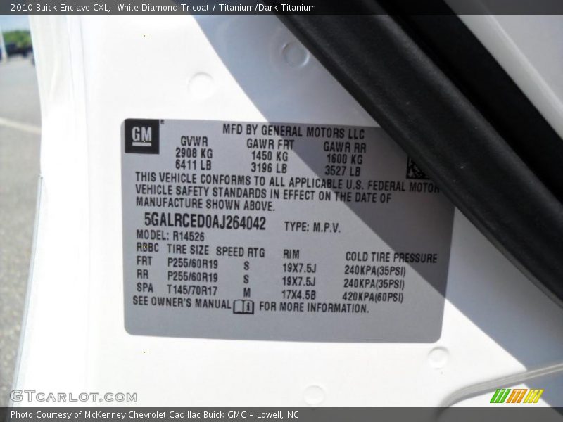 White Diamond Tricoat / Titanium/Dark Titanium 2010 Buick Enclave CXL