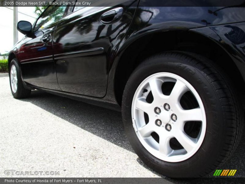 Black / Dark Slate Gray 2005 Dodge Neon SXT