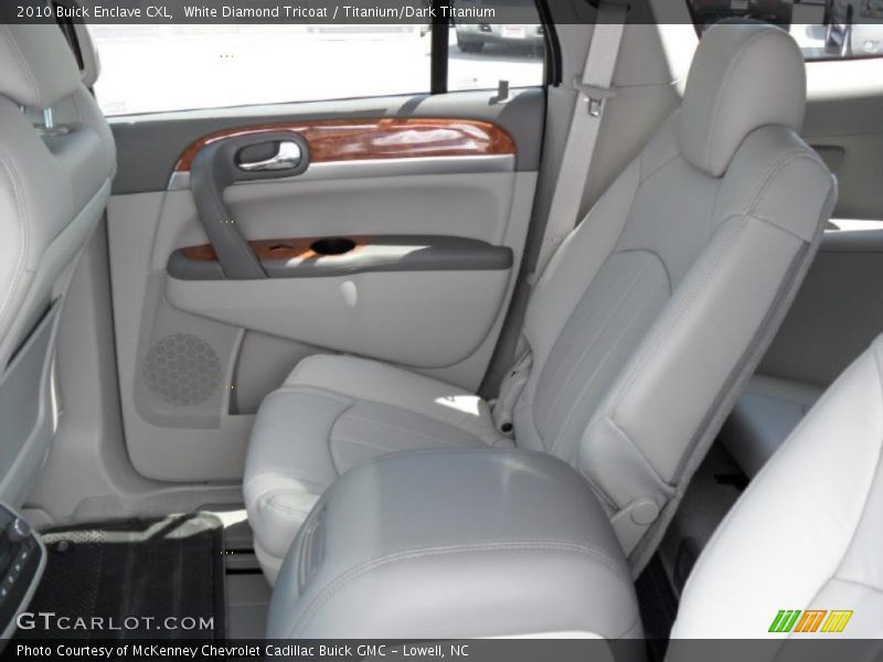 White Diamond Tricoat / Titanium/Dark Titanium 2010 Buick Enclave CXL