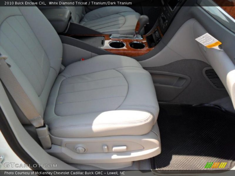 White Diamond Tricoat / Titanium/Dark Titanium 2010 Buick Enclave CXL