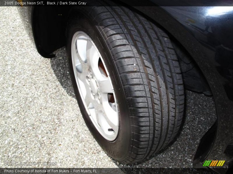 Black / Dark Slate Gray 2005 Dodge Neon SXT